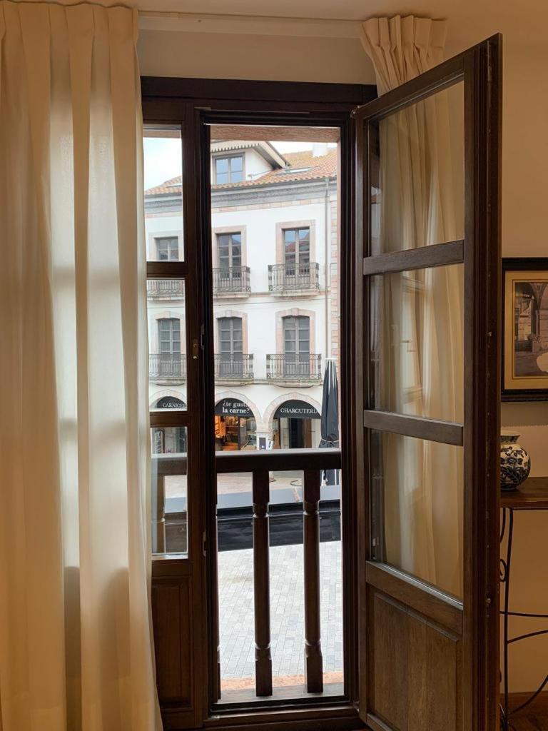Апартаменты La Plaza De Llanes, Plaza Parres Sobrino, 6 Экстерьер фото